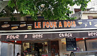 Le Four à Bois inside