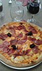 Les Pizzas de la Bergerie food