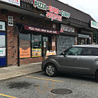 Pizza Gyro Curry Express outside