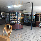 Vinny's Bakery inside