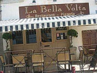 La Belle Volta outside