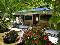 La Terrasse Du Mas inside