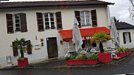 Auberge Du Haut De Gan outside