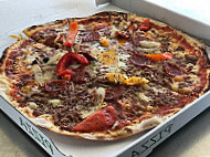 Tonton Pizza food