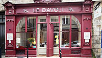 Le Davoli outside