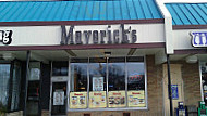 Maverick's Real Roast Beef outside