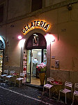 Gelateria Blanca outside