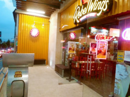 Rebel Wings Metepec inside