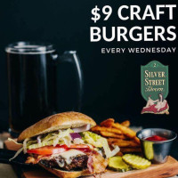 Silver Street Tavern food