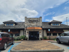 Cheddar's Scratch Kitchen outside