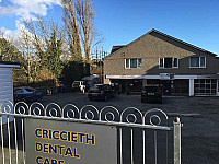 Trem-y-gaer Chip Shop outside