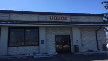 Konstantinou Liquor Llc inside