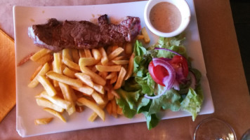 Le Petit Bistrot food