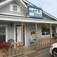 Ray's Diner outside