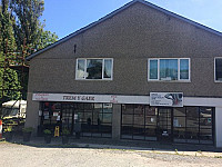 Trem-y-gaer Chip Shop outside