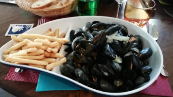 Les Pêcheries De Guerlédan food