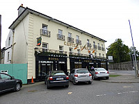 The Castle Arms outside