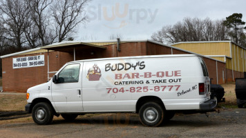 Buddy's Bbq outside