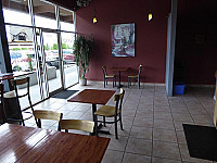 Plateau Pizza inside