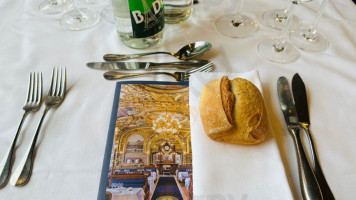 Le Train Bleu food