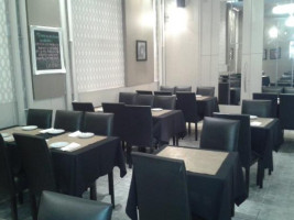 Las Vinas Bar Resto inside