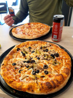 Five Pizza Original food