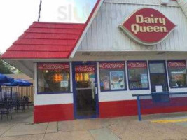 Dairy Queen outside