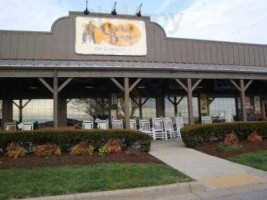 Cracker Barrel outside