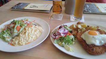 Bitburger Wirtshaus food