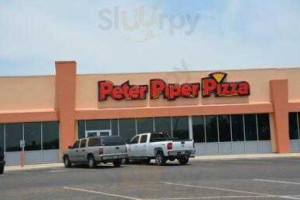 Peter Piper Pizza outside