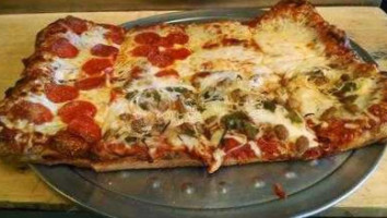 Anthony's Pizzeria food