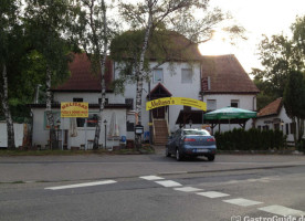 Melissa's Pizza Dönerhaus outside