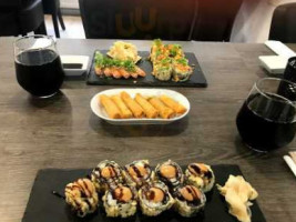 Sushi House food