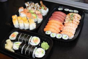 Oasen Running Sushi Kinesisk Running Buffet food