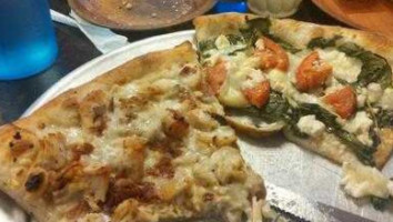 Villaggio's Pizzeria food