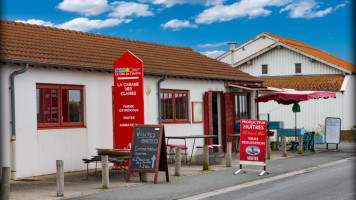 Le Banc D'aline outside