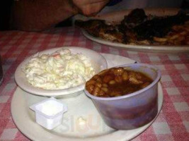 Bw's Smokin' Barrels Bbq food