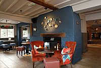 The White Horse Radlett inside