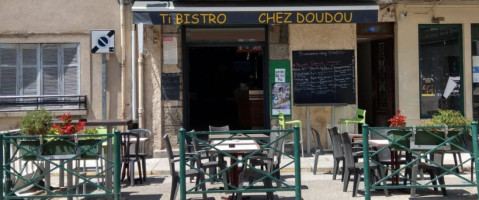 Ti Bistro Chez Doudou inside