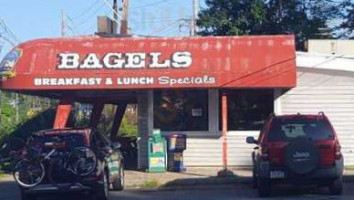 The Firehouse Bagel Company outside