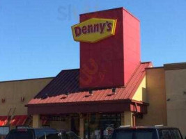 Denny's outside