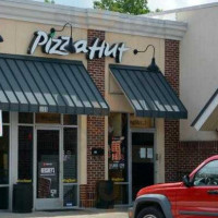 Pizza Hut outside