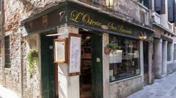 L'osteria San Barnaba outside