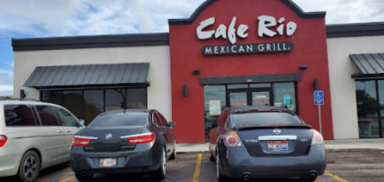 Cafe Rio Mexican Grill outside