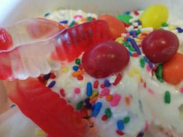 Swirl Frozen Yogurt food