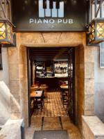 Piano Pub inside