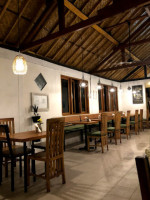 Prima Warung inside