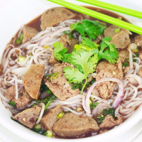 Saucy's Thai Pho food