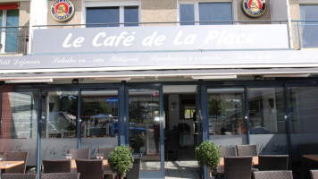 Cafe de la Place food