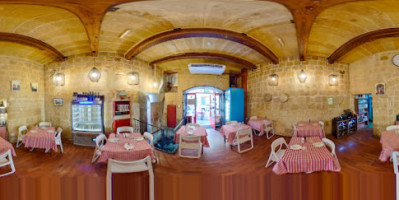 Trattoria Di Mare Valletta inside